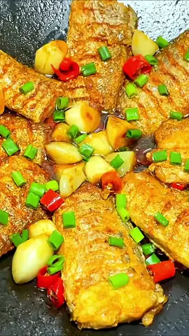Crispy fried belt fish, simple and delicious. #yummy #chinesefood #delicious #chinesefoodlover #homecook #Recipe #homecooking #china #cooking #foryoupage #foryou #chinesecooking 