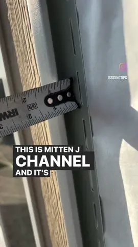 We’ve had a few questions on the trim tip appearing not to fit. This is the easiest way without using your other hand. Alternatively, you can use the other hand to spread the J channel a bit and let the Tip click into the slot before firing. Once you get used to it, it’s quite simple 👍 . . . . . . . . #jchannel #vinyljchannel #sidingtools #sidingmadeeasy #cordlesssiding #sidingtips #sidingadapter #vinylsidingadapter #dewaltcordlessnailer #cordless #vinylssiding