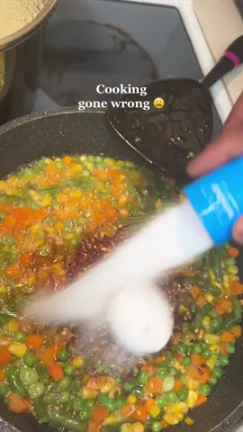 That scream at the end is sending me😩😩 This is why you don’t leave him in charge of seasoning😩😩 The Moment you realize you’ve made a big Mistake😂😭😭 Comment if you’ve experienced this before😩 Thank you so much for 8K💕💕 #foodtiktok #cookingtiktok #cookingfail #cookingfails #cookingflop #cookinggonewrong #fails 