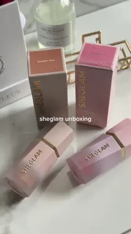 the colors are so pretty ahhh im so excited to try ✨ #BeautyTok #BeautyReview #blush #bronzer #unboxing #unboxingvideo #unboxingasmr #asmr #asmrvideo #sheglam #aesthetic #pinkaesthetic #makeup 