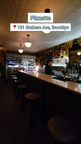 🇮🇹 @pizzettebk Rustic haunt for sourdough pizza with cocktails, beer & wine plus happy hour deals & brunch.  