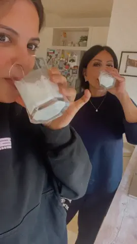 خلطة اللبن مع امي 🤍