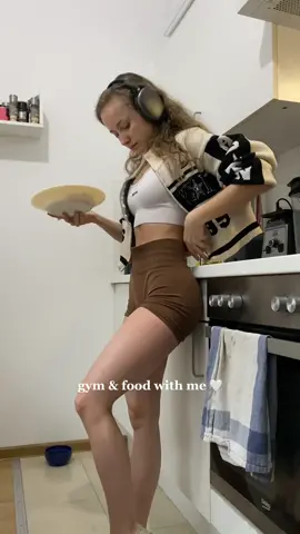 recipe on my insta: @by.isabelyvonne 🤍 #gymgirl #thatgirl #thatgirlaesthetic #gymroutine #healthyliving #healthylifestyle #GymLife #fitnessgirl #fitnessmotivation #gymrat #grwm #gymmotivation #veganfood #vegantiktok #proteinfood #fypシ #foryou #viral #trending 