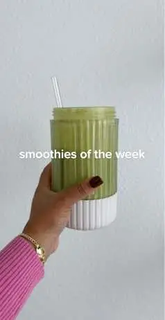 every one of these smoothies was delish, but the cloud smoothie was TOP NOTCH 🤤☁️ #cloudsmoothierecipe #smoothiesoftiktok #smoothierecipes #healthysmoothies #healthysmoothierecipe 
