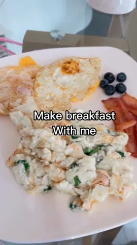 Lets make breakfast #breakfastideas #proteinpowder #morning #QuakerPregrain 
