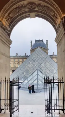 Parri, im in love #paris #Vlog #eiffeltower #louvre #parislove #croissant #fy 