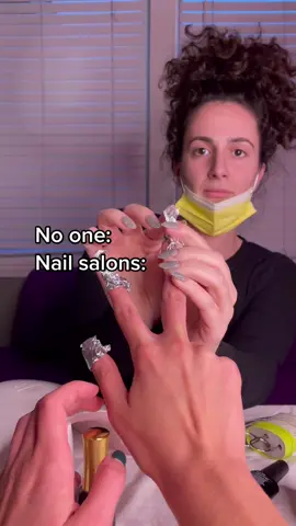 Wait, I think I’ve had this lady before… #nails #nailsalon #asmr #construction 