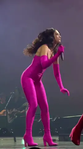 Pink is her color #dua_lovelipa #dualipa #dualipaconcert #futurenostalgiatour 