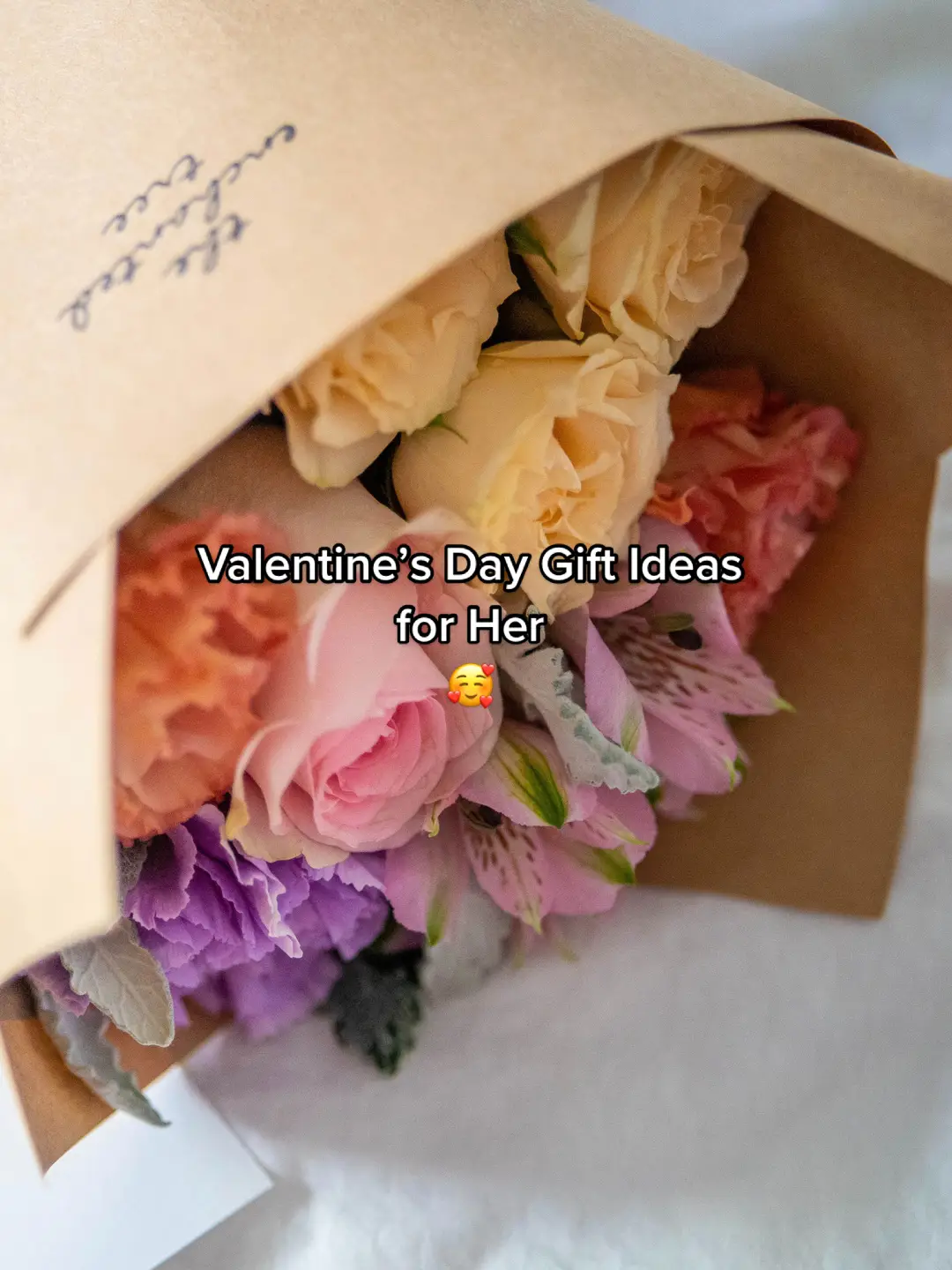 Some of my faves!  Here are some great Valentine’s Day gifts for her for all types of budgets!  #ValentinesDay #valentinesdaygift #valentinesdaygiftideas #vdaygift #valentinesgiftideasforher #giftsforher #galentinesdaygift 
