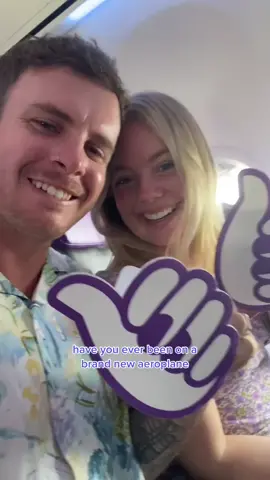 Come with us on the first ever passenger flight with Australia’s newest airline @Bonza ✈️ #bonza #BonzaTakesOff #airliebeach 