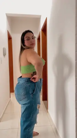 Que felicidade ver minhas roupas ficando largas em mim 😍💜 Trouxe o vídeo mostrando minha evolução  . #minhaevolução #meuemagrecimento #emagrecercomsaude #emagrecimentosaudavel #emagrecimentofeminino #mudancadehabitos #meuprocessodeemagrecimento #emagrecimentodefinitivo #fyp #fyy 