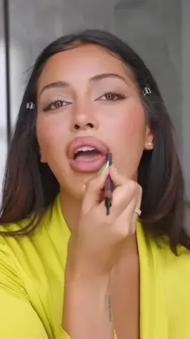#cindykimberly muestra como hace sus labios a loa estilos #90s #foryou 