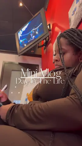 @starbucks and @target literally have ya girl in a choke hold… I gotta do better 🤣 My dad had a great bday though & this weekend we’re lit lol … but @cheesecake  for the win though lol  Stay tuned for my next few videos though because imma teach y’all how to create quality voice overs for your videos!  #DifferentTypeOfDope