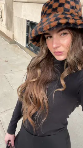 All about hats 🖤#winterfashion #pinterestoutfits #ootdwinter #y2kaesthetic #winterootd 