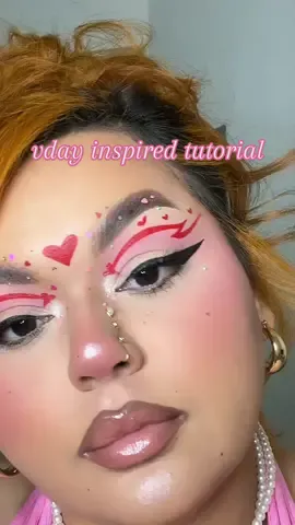 this was so much fun 💗 #jazztheebeauty #microbeautyinfluencer #vdaymakeup #graphiceyeliner #graphiclinertutorial #juviasplace #gavissibeauty   @gavissibeauty formerly Glam Vice @juviasplace 