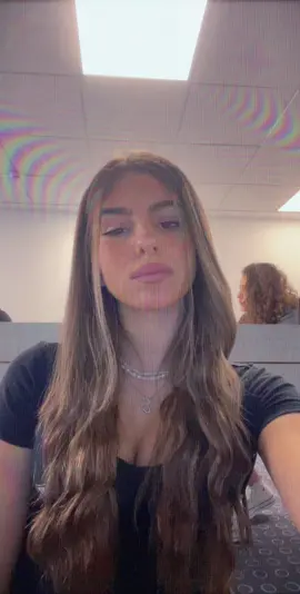מבטיחה שאני יודעת את המילים פשוט המורה הסתכלה