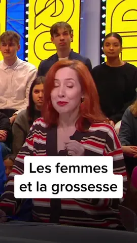Fini l’idéalisation béate de la maternité ! Être mère n’est plus vu comme la condition sine qua non de l’épanouissement, pour certaines c’est même une perspective… cauchemardesque #maternite #grossesse #femmes #maiamazaurette #quotidien #talkshow #feminisme 