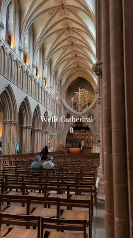 The stunning gothic interior of Wells Cathedral, a must visit if you’re in the south west of england ✨  #wells #wellscathedral #everydaymagic #magicalmoments #darkacademia #academiaaesthetic #uktravel #england #travelengland #visitwells #travelblogger #uktravelblogger 