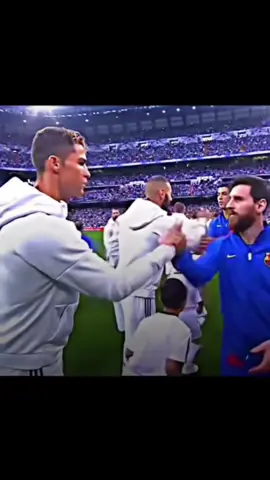 When the 2 goats meet 🐐⚽️ #messi #ronaldo #barca #realmadrid #handshake #football #Soccer 