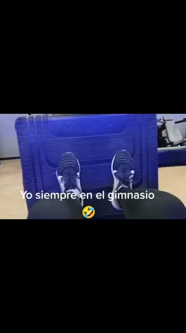 No me la saco de la menteeeee jajaja auxiliooo 