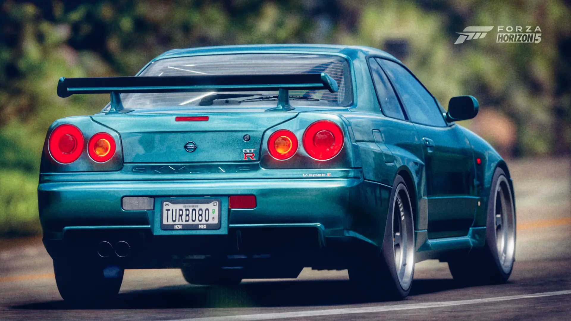 Coucou , pour ce matin , petite pause avec les vidéos de rallye , avec une petite pause jeu vidéo et Forza Horizon 5 et cette superbe Skyline R34 GTR 😍 Je surkiffe la couleur 🥰 ps : ah oui j aime bien aussi mettre une petite dose de retouche avec Snapseed j aime le rendu particulier 😅 #forza #forzahorizon5 #fh5 #snapseed #hdr #gtr #gtr34 #r34 #r34gtr #skyline #makegreengreatagain 