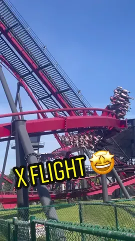 X Flight @sfgreat_america #insane #nearmiss #rollercoaster #themepark #chicago #milwaukee #ride #carnival #fyp #foryoupage #Splice 