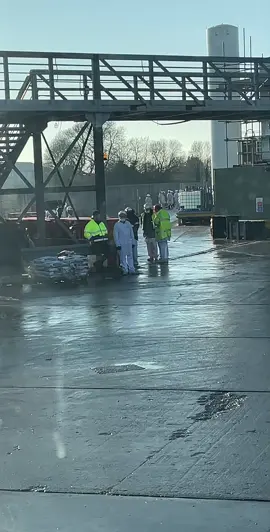 waiting to be loaded and the place gets evacuated 😭😭 #hgvdriver #femalehgvdriver  #femaletrucker 