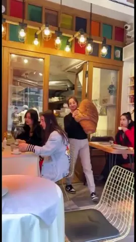 El mejor del día es un buen café y que no falte el croissants para mojar.. #croissants #cafe #gigante #indi #chin 