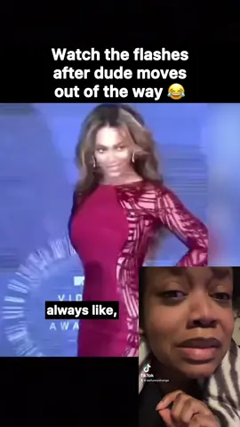 Flash warning cuz yall was BLINDING my good sis! 😂 #beyonce #paparazzi 