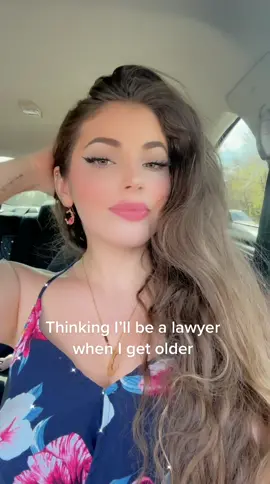 Lol life is crazy 🤣🤍💙🌶️ #fyp #GetCrackin #lawyer #influncer #tbt #single #makeup #beauty 