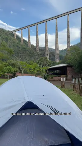 ESTAMOS CONHECENDO TODAS AS 497 CIDADES DO RIO GRANDE DO SUL! Em nossas viagens pelo Rio Grande do Sul temos conhecido lugares incríveis! Um deles é o Viaduto 13 na cidade de Vespasiano Corrêa, no Vale do Taquari. Além de acampar e conhecer o viaduto 13 você pode visitar cachoeiras e túneis ferroviários nas redondezas do @camping_paraiso_tropicalv13  Você já conhecia esse lugar? 🚂  #valedotaquari #riograndedosul #chegaviajei #497RS #Viaduto13 #FerroviadoTrigo #Camping #turismonosul #365_vezes_no_vale #pelosvales #pelo_vale_a_fora 