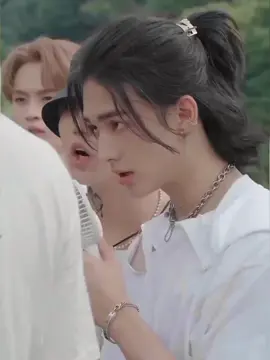 I miss hyunjin's long hair... #hyunjin #skzhyunjin #hyunjinbestboy #straykidshyunjin #skz #straykids #straykidsstay #stay 