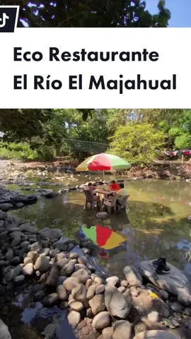 ¿Ya conocían un restaurante sobre un río? 🇸🇻🏝️ Hoy nos fuimos a El Majahual a conocer Eco Restaurante El Río un lugar donde comer rico y darte una bañada en el río ¿Con quien lo visitarían? #elsalvador #elsalvador503 #elsalvador4k 