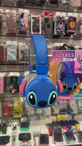 Audífonos se Stitch 💙 Recuerda que manejamos mayoreo  y menudeo Envíos a todo México ✈️