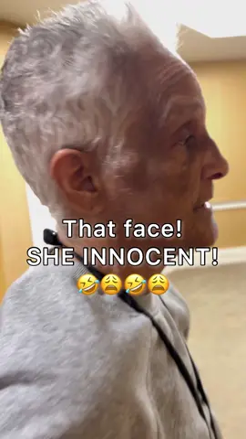 Never a dull moment! #dementia #dementiaawareness #dementiacare #caregiver #funny #caregiverlife #motherdaughter #MomsofTikTok #memories #endalz #fy #fyp #foryou #foryoupage #foryourpage 