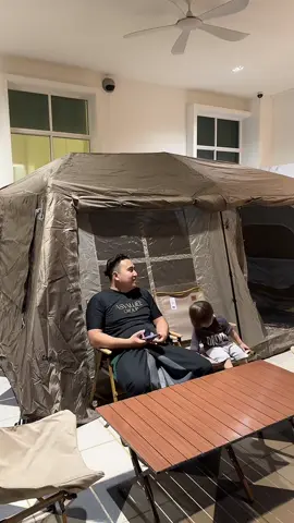 Apa yang membuatkan awak bahagia sayang, saya support je awak. Tapi kalau dah unboxing pukul 1 pagi ni pe citer? @Eboy Arbaain 