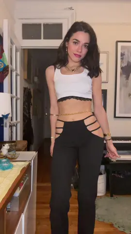 Belly chains go insane  