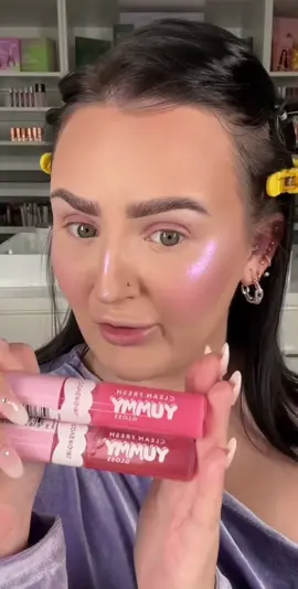 Come through deliciously clean, glassy shine! @mikaylanogueira loves Clean Fresh Yummy Gloss 💕 #mikaylanogueira #easybreezybeautiful #makeup 