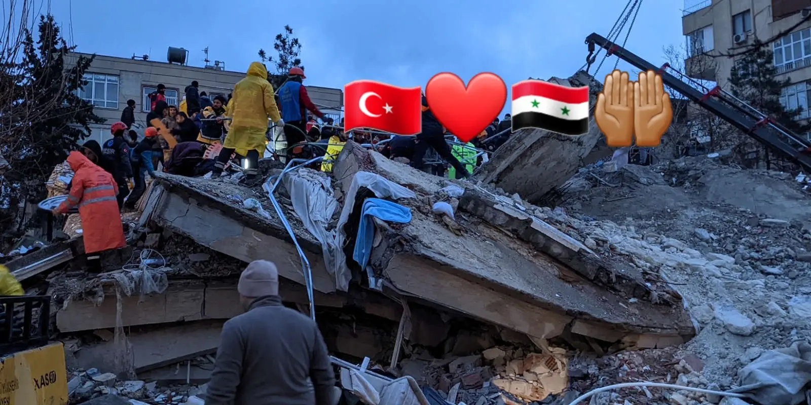 🚨 Aujourd'hui il y a eu un séisme au sud de la turquie. pour l'instant il y a environ 2300 morts et pluusque 10 000 blessés. Tout le monde veut aider les habitants de la Turquie. Tout ca c'est la force de allah  le tout puissant  🤲🏼 sans oublier la même chose au nord de la  Syrie #séisme #turquie #syrie #allah 