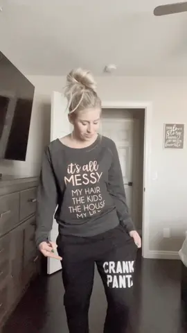 Did you know @zulily has graphic tees? Link: zulily.gfpv.net/LPAZ6Z #ad #california #explore #zulily #zulilypartner #zulilyfinds #fashion #OOTD #style #cozy 