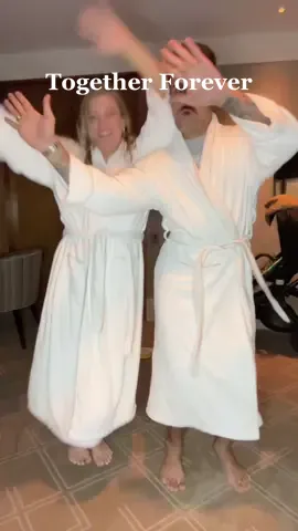 The night of our wedding, married my best friend ❤️😂 #fyp #arvanfamily #Relationship #couple #couplegoals #dance #fun #BestFriends #besties #relationshipgoals#silly 