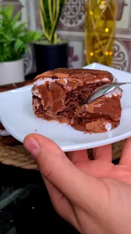 تحلية شوكولا بدون شوكولا 😍 بزاااف خفيفة و بنينة 🤤  #وصفات_جزائرية🇩🇿 #اكسبلور_explore_ #food #اكسبلور #foryoupage #foryou #foodporn #cuisine #fypシ #fyp #طبخ 