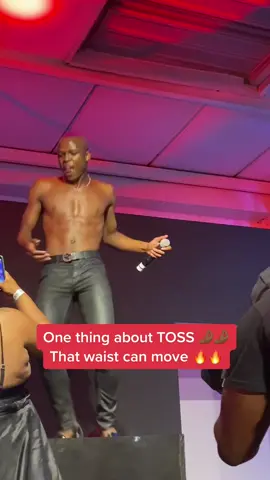 One thing about @indabakabani 🤩 he can move his waist for the GAWDS🤌🏾🤌🏾🤌🏾 What a #YCONIC night we had at Studio992 in collaboration with #vnjball  #Umlando #Toss #Amapiano #amapianodance #yfm #yfmradio #fyp #southafricatiktok #southafrica #dance #dancer #music 