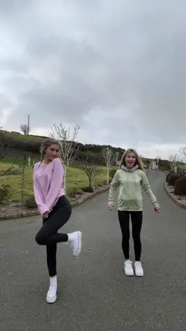 Love this dance #sisters #dance #foryou #trending 