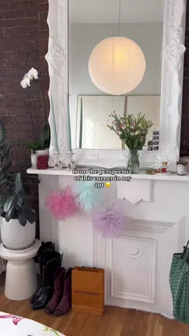 heheheh 😌😌😌 #fyp #nyc #nycapartment #nycapartmenttour #nycapartments #interiordesign #homedecor #apartment #apartmenttour #apartmentdecor #bedroom #bedroomcheck #bedroomdesign #bedroommakeover #colorfulhome #colorfulhomedecor 