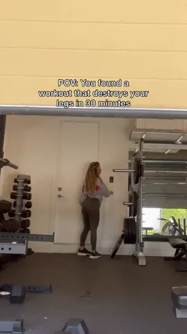 My legs were SHAKING 🥵 Looking for effective 30 min workouts? Come join the Busy Woman program 🔗 in bio #hiit #hiitworkout #homeworkout #legworkout #fitnesstips #beginnerworkout 