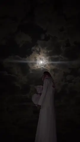 من عشاق الليل لو النهار 🥲⁉️ #ستوريات #capcut #سنافي_العرب #video #تصوير #عبارات_حزينه💔 
