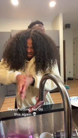 She said I gotta wash my hands like this every day 😂