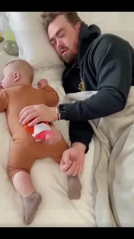 Babies sleeping, the epitome of cuteness💤#goodnight #sleep #cutebaby #babylove #babysoftiktok #babytok #funny #foryou #fyp #viral #trending #cute