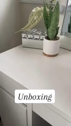 So excited for this clip on light, lets hope it was worth the wait🙌🏽🫥 #unboxing #unboxingasmr #amazonfinds #amazonmusthaves #linkinbio #contentcreator #latinacontentcreator #unboxingvideo #momcreator #shwm 
